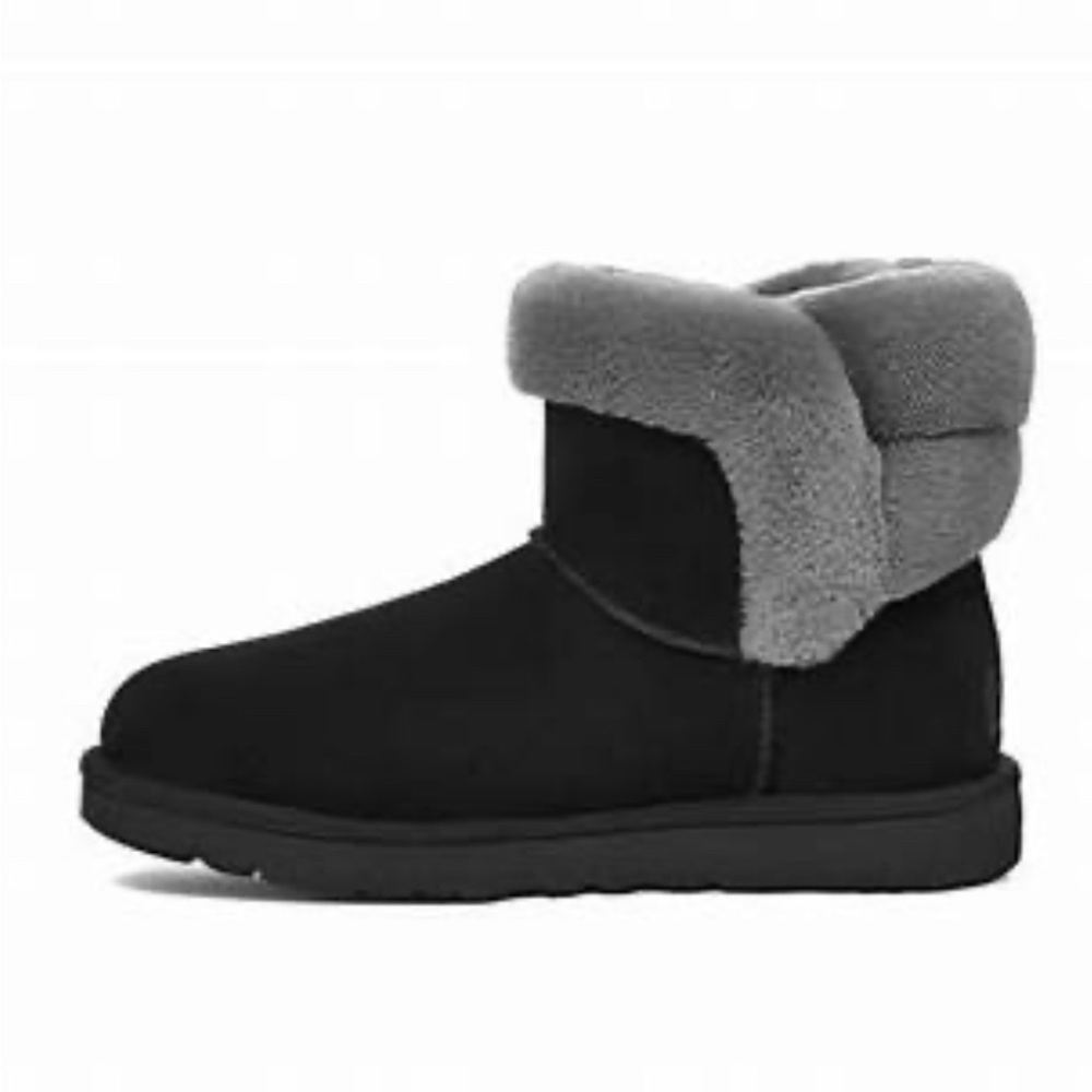 UGG Saniya Black Suede Boots with Gray Fur